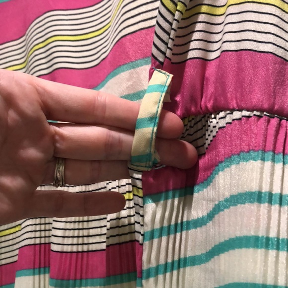 Lightweight striped summer dress with great movement - Picture 4 of 4
